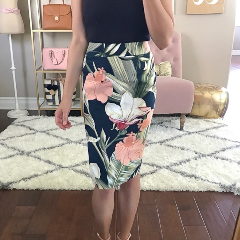 Ann Taylor Palm Tropical Hibiscus‎ Pencil Skirt